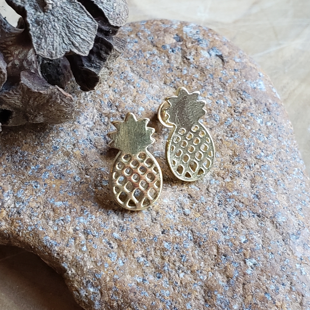 Kawaii Golden Pineapple Stud Earrings